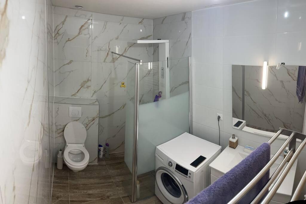 Appartement Prive Dans Villa Montauban Bagian luar foto